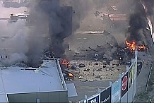 Australie: Un petit avion s'écrase sur un centre commercial